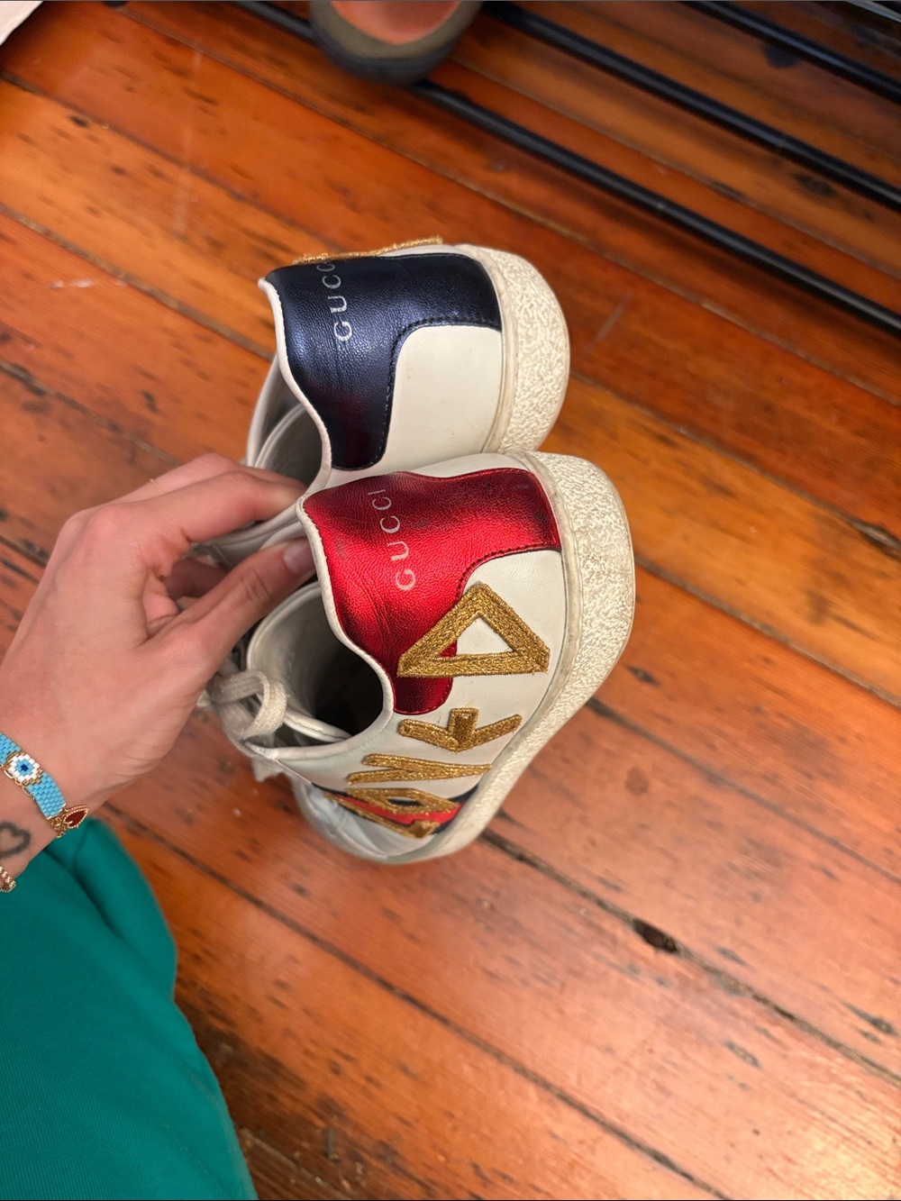Gucci White Leather Sneakers with Gold 'LOVE' Appliqué and Red/Blue Heel - Picture 5 of 5